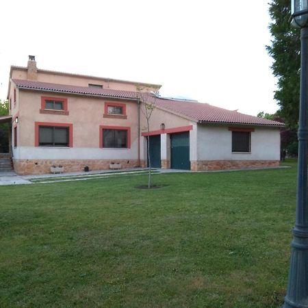 Casa Rural Las Tuyas En Segovia Palazuelos de Eresma Eksteriør billede