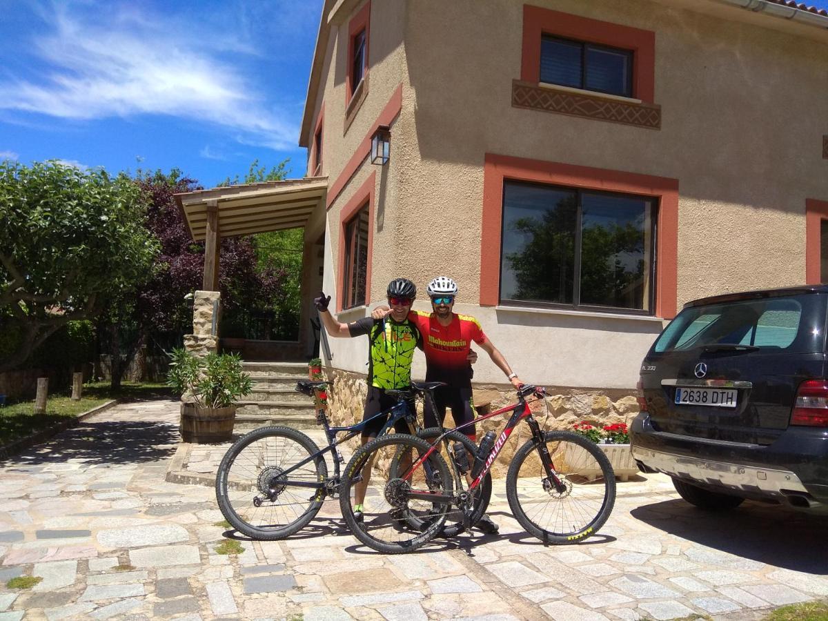 Casa Rural Las Tuyas En Segovia Palazuelos de Eresma Eksteriør billede