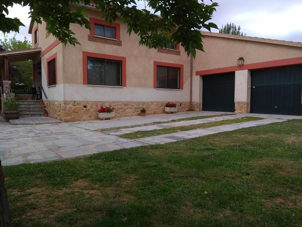 Casa Rural Las Tuyas En Segovia Palazuelos de Eresma Eksteriør billede