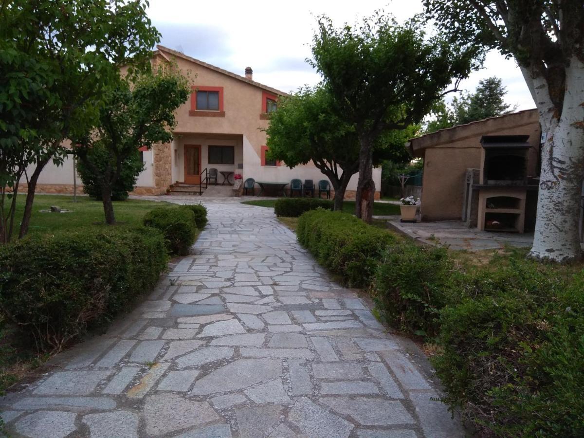 Casa Rural Las Tuyas En Segovia Palazuelos de Eresma Eksteriør billede